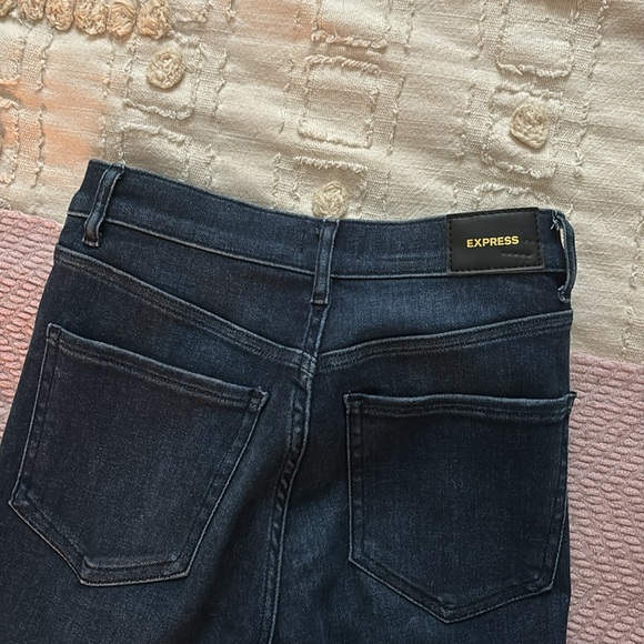 **Raw Hem** High Waisted Dark Wash Cropped Flare Jeans - Picture 5 of 5